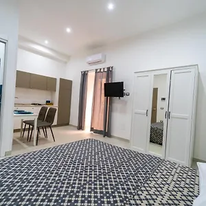 casa-romeo-napoli.hotels-amalfi.com/